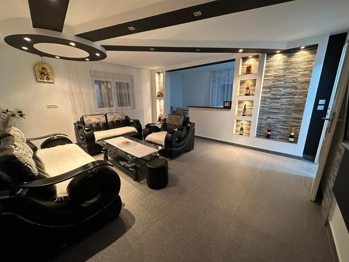 Angelikatos Apartment Golubac Bagian luar foto