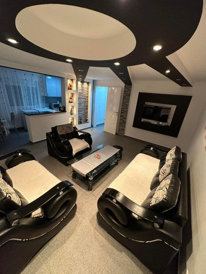 Angelikatos Apartment Golubac Bagian luar foto